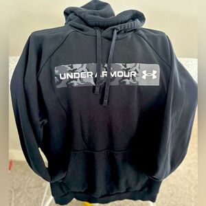 Men’s XL Under Armour hoodie. Black sweatshirt.